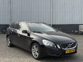 krockskadad bil auto Volvo V-60 Volvo V60 2.0T Summum Automaat 2011/4