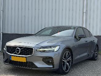 krockskadad bil auto Volvo S-60 2.0 T4 R-Design AUTOMAAT/LED 2020/3