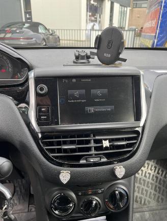 Peugeot 208 1.2 PureTech Urban Soul picture 6