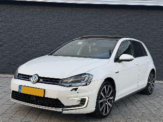 Damaged car Volkswagen Golf GTE PANO/AUTOMAAT/LEER 2015/2