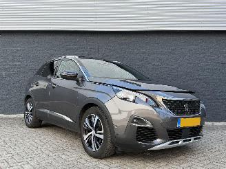uszkodzony samochody osobowe Peugeot 3008 1.2 Crossway GT-line Automaat/PANO 2019/12