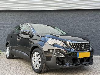 uszkodzony samochody osobowe Peugeot 3008 1.2 Benzine AUTOMAAT KM STAND NAP 2020/10