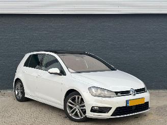 Vaurioauto  passenger cars Volkswagen Golf 1.4TSI R-LINE DSG/PANO 2014/9