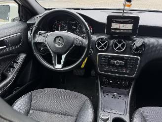 Mercedes A-klasse A200 AUTOMAAT/PANO picture 15