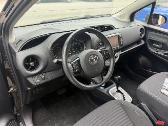 Toyota Yaris Hybrid Design AUTOMAAT picture 7