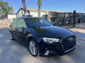 Unfallwagen Audi A3 30 TFSI Sport Automaat 2019/2