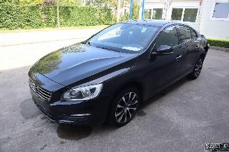 damaged passenger cars Volvo S-60 1.5 BENZ 2018/4