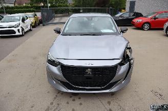Peugeot 208 1.2 BENZ picture 2