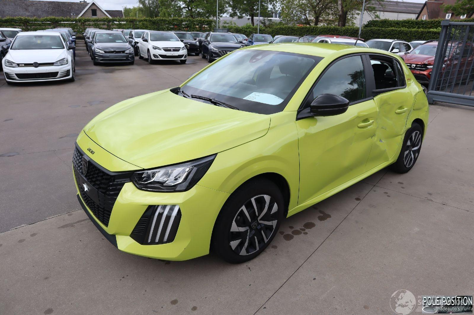 Peugeot 208 1.2 BENZ