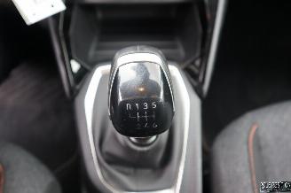 Peugeot 208 1.2 BENZ picture 15