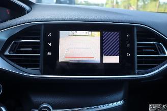 Peugeot 308 1.2 BENZ picture 16