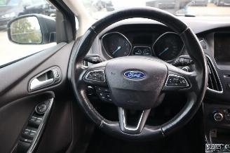 Ford Focus 1.0 BENZ picture 10