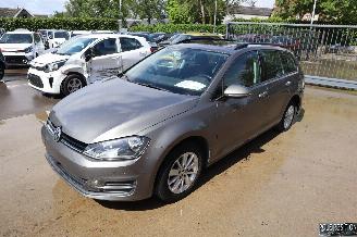 Schadeauto Volkswagen Golf 1.6 TDI 2017/9
