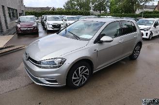 Schadeauto Volkswagen Golf 1.0 BENZ 2019/1