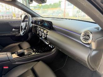 Mercedes A-klasse Sedan Automaat Sfeerverlichting Nap picture 17