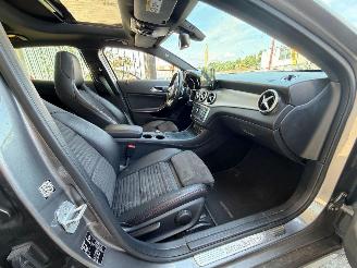 Mercedes Cla-klasse 200d AMG LINE PANO NAP picture 16