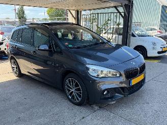 BMW 2-serie 220i M PERFORMANCE PANO XENON 7 PERSOONS picture 4