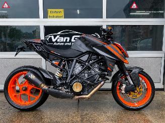 krockskadad bil motor KTM 1290 Super Duke R Carbon Austin uitlaat 2017/6