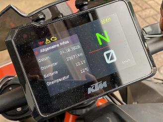 KTM 1290 Super Duke R  picture 11