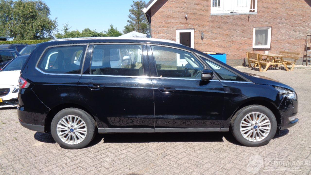 Ford Galaxy 1.5 titanium   118kw 7 zitter  navi