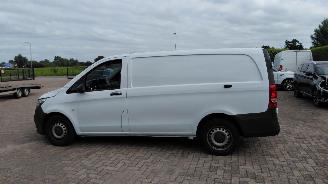 Mercedes Vito 110 cdi  102pk  airco  navi  lang picture 3