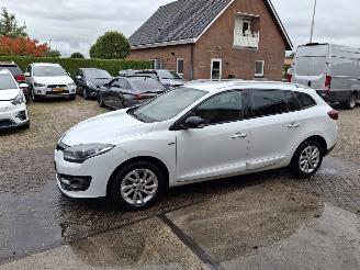 skadebil auto Renault Mégane 1.2 tce  85 kw  navi 2015/2