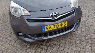 Unfallwagen Toyota Verso S 1.3 vvti   73kw  automaat   navi 2012/2