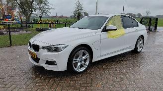 Vaurioauto  passenger cars BMW 3-serie 330 e  180kw m paket    clima leer 2016/12