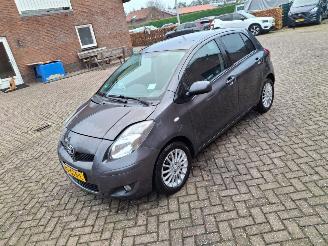 Unfallwagen Toyota Yaris 1.3 vvti automaat    74kw 2009/4