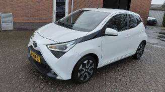 Unfallwagen Toyota Aygo 1.0 vtti  x play automaat 2021/5
