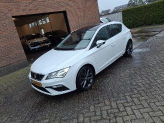 Unfallwagen Seat Leon 1.5 tsi  fr   pano  131pk  clima 2019/2