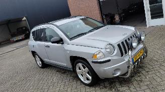 Vaurioauto  passenger cars Jeep Compass 2.4i  125kw   airco  navi 2009/5