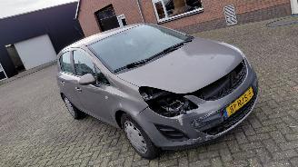 Opel Corsa 1.2i automaat   5drs airco picture 4