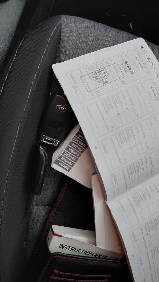 Coche accidentado Kia Stonic 1.0i  dynamic line   navi 2019/2