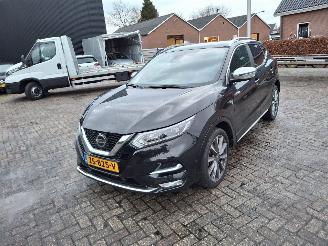 krockskadad bil auto Nissan Qashqai 1.3 dig  automaat  159 pk tekna  pano 2019/8