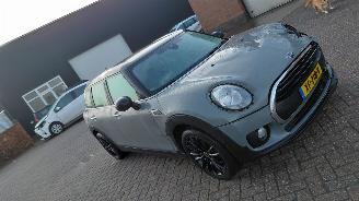 uszkodzony samochody osobowe Mini Clubman 1.5i 102 pk  clima navi 2019/2