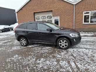 Unfallwagen Volvo Xc-60 2.0 d3  150pk   clima navi 2016/4