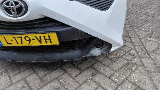 Toyota Aygo 1.0i vtti x fun airco picture 9