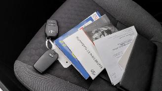 Toyota Yaris 1.5 hybrid  comfort   navi clima picture 16