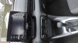 Toyota Yaris 1.5 hybrid  comfort   navi clima picture 14