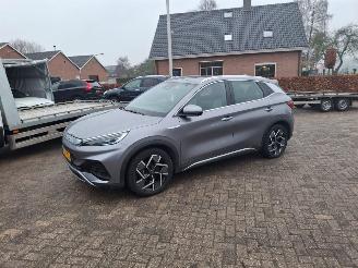 damaged passenger cars BYD Atto 3 comfort  60kwh    204pk 2024/4