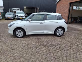 Unfallwagen Suzuki Swift 1.2 hybrid   navi  clima 2025/5