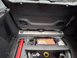 Peugeot 2008 1.2 vti  82pk pano automaat navi picture 2