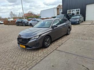 Unfallwagen Peugeot 308 1.2 96kw active  navi  clima 2023/9