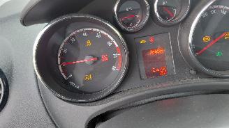 Coche accidentado Opel Meriva 1.4i   88kw    airco 2011/5