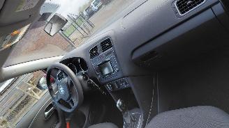 krockskadad bil auto Volkswagen Polo 1.4 tdi  90pk navi  automaat 2015/4