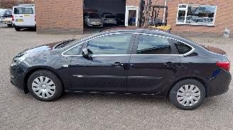 Opel Astra 1.4i automaat    navi 140pk navi clima picture 6