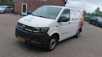 skadebil bedrijf Volkswagen Transporter 2.0 tdi  84pk   airco 2018/2
