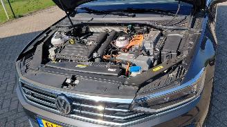 Damaged car Volkswagen Passat 1.4 tsi  156pk   75pk  automaat 2020/9