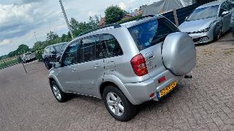 skadebil auto Toyota Rav-4 2.0i   150pk  automaat   4x4   airco 2005/10